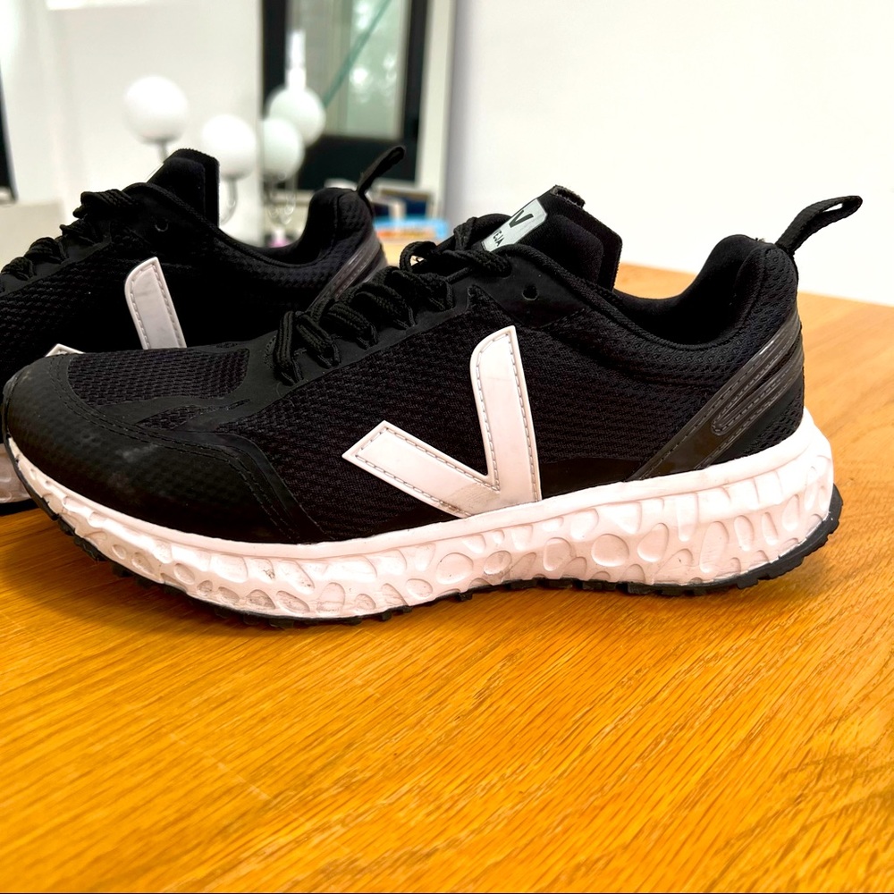 Veja sneakers (38/ US 7)